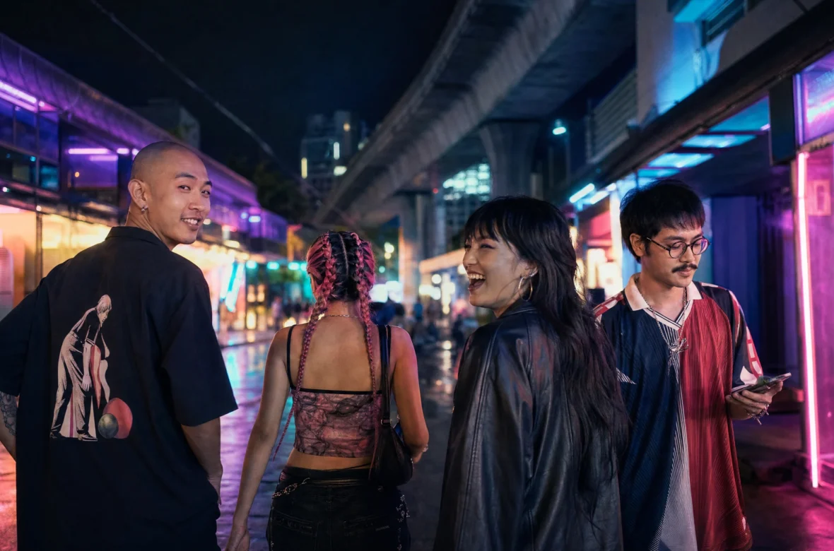 15 Best Bars Near BTS Asok (With Walking Times)