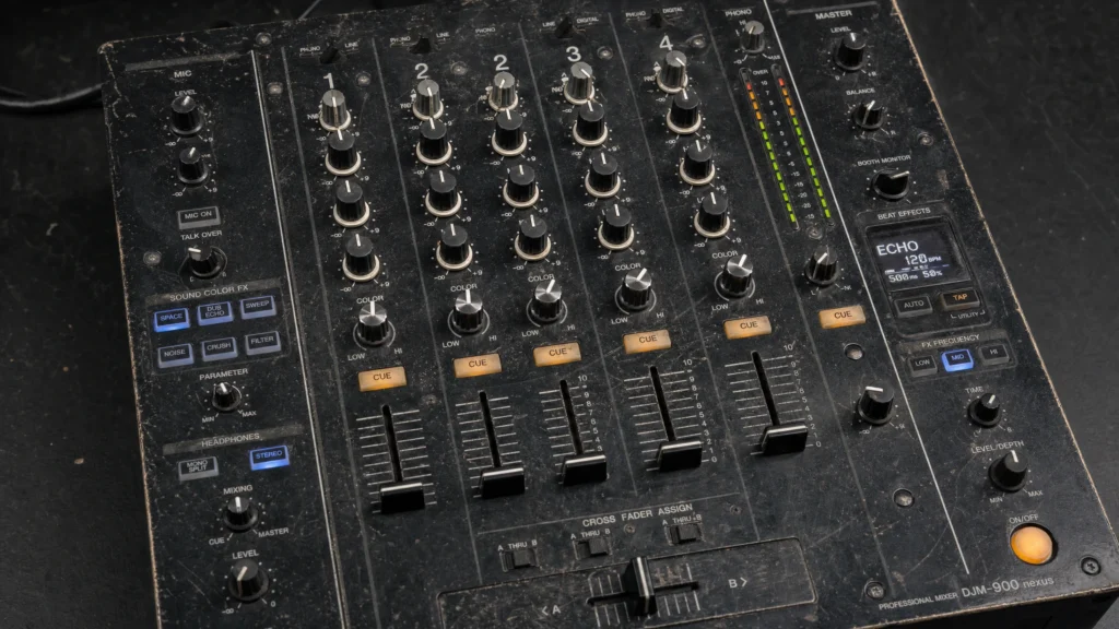 Pioneer DJM-900NXS2 Review