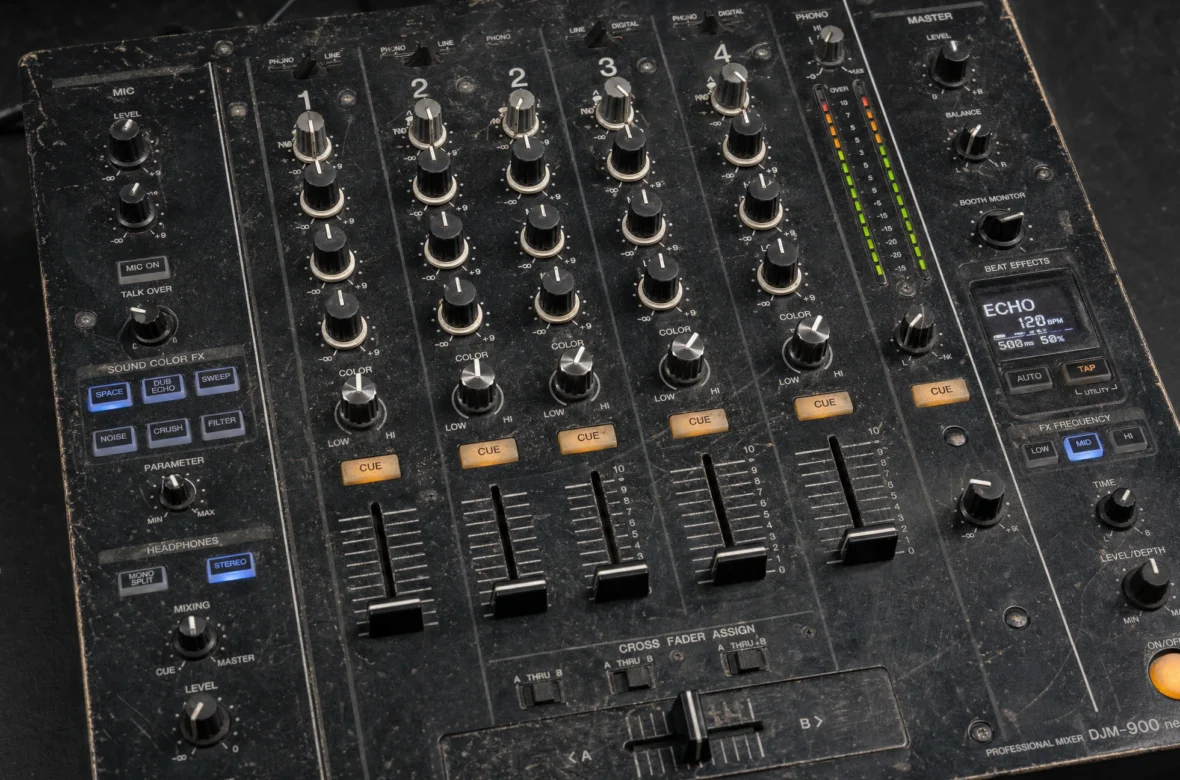 Pioneer DJM-900NXS2 Review